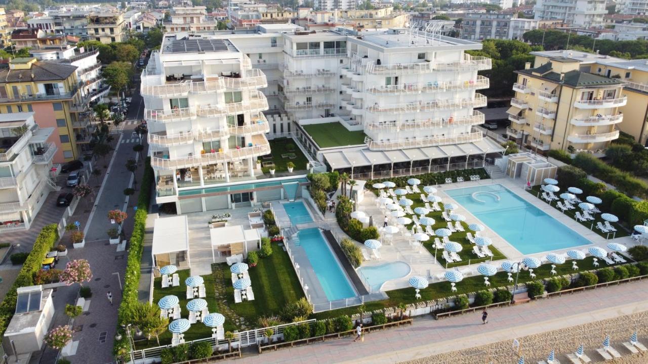 Hotel Le Soleil Lido di Jesolo Exteriör bild