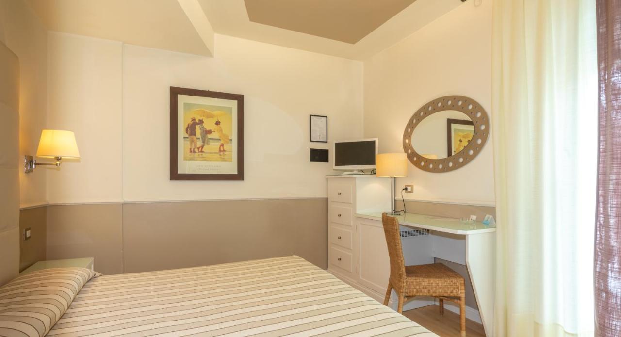 Hotel Le Soleil Lido di Jesolo Exteriör bild
