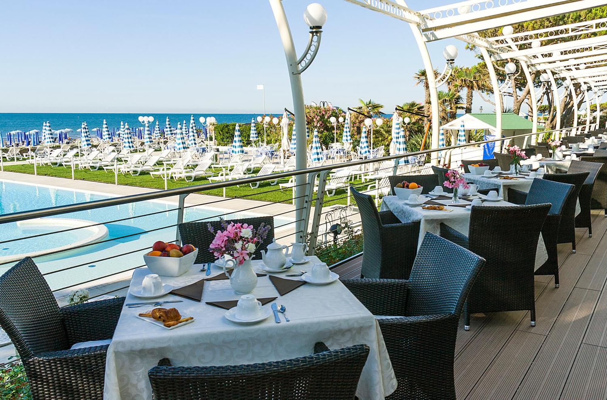 Hotel Le Soleil Lido di Jesolo Exteriör bild