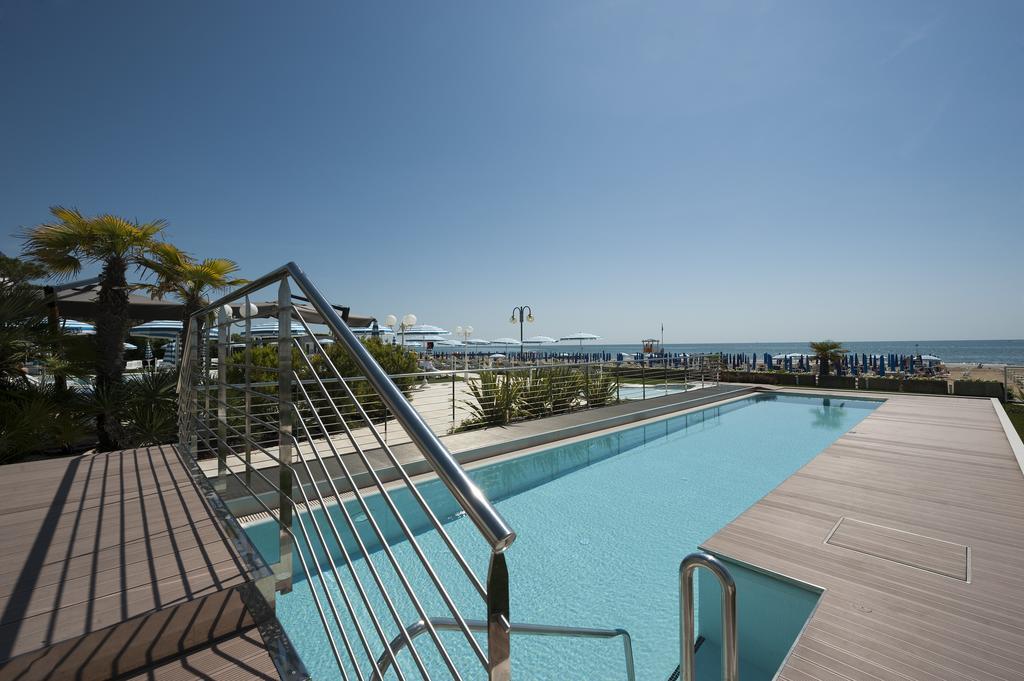 Hotel Le Soleil Lido di Jesolo Exteriör bild