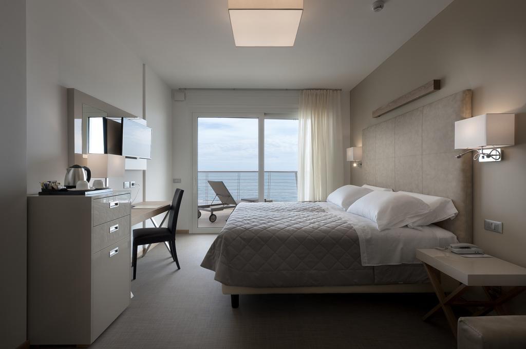 Hotel Le Soleil Lido di Jesolo Exteriör bild